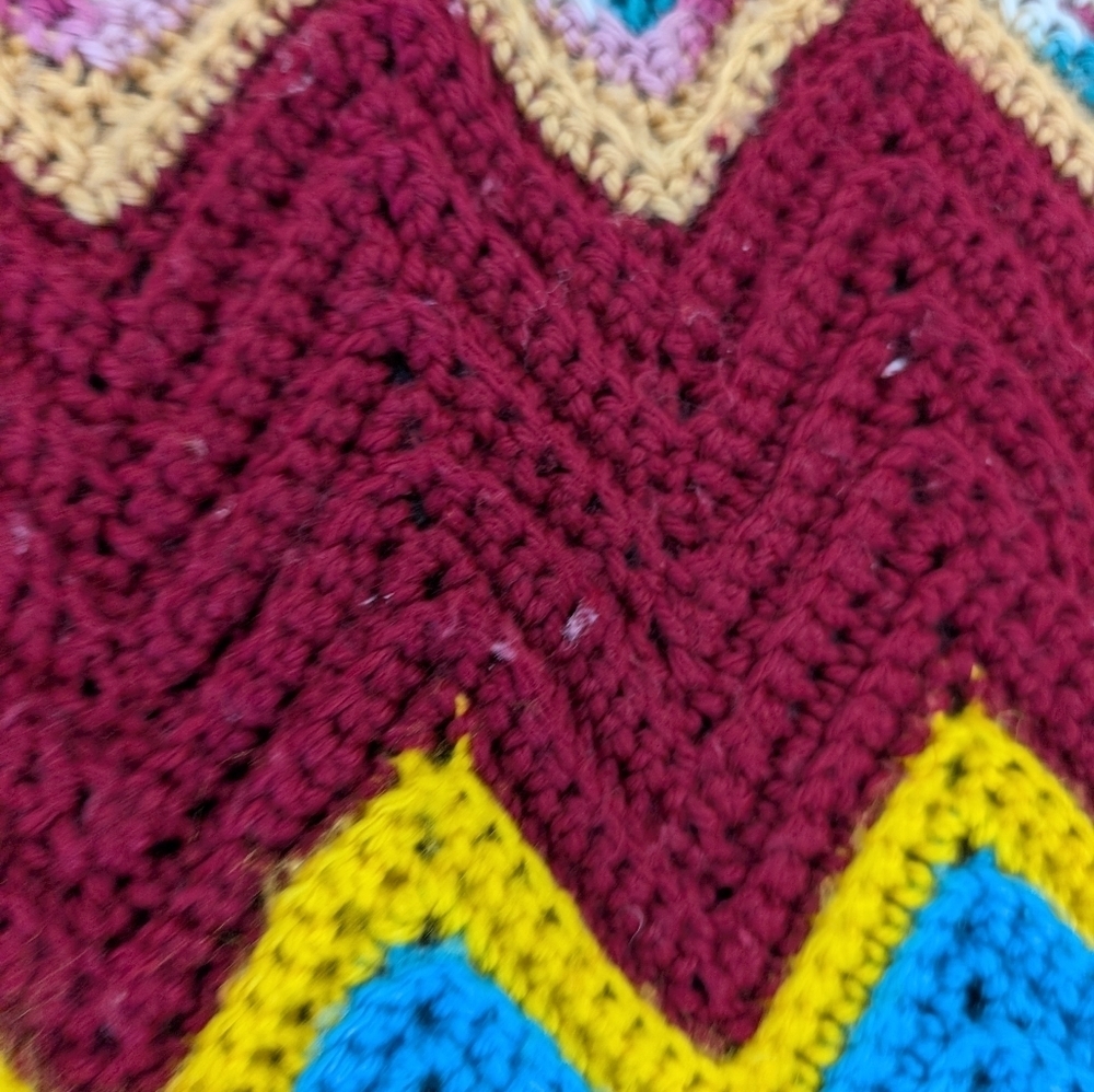 Vintage Handmade Zig Zag Large Colorful Afghan Throw Blanket - Picture 7 of 7